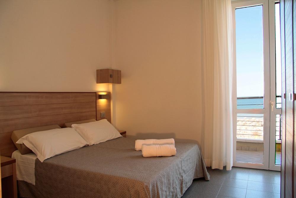 Hotel Bellevue Cattolica Zewnętrze zdjęcie