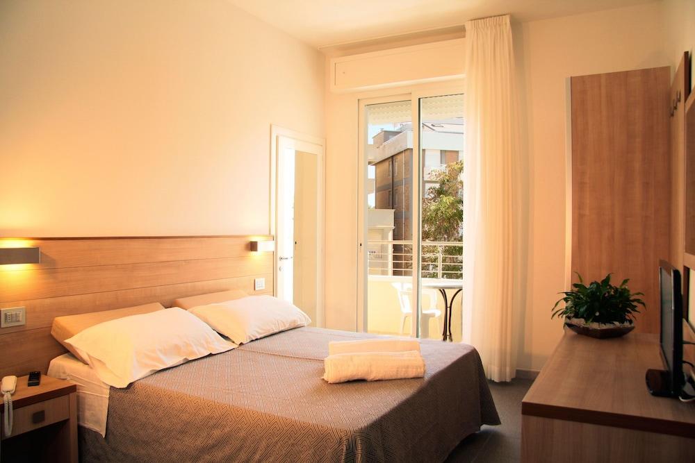 Hotel Bellevue Cattolica Zewnętrze zdjęcie