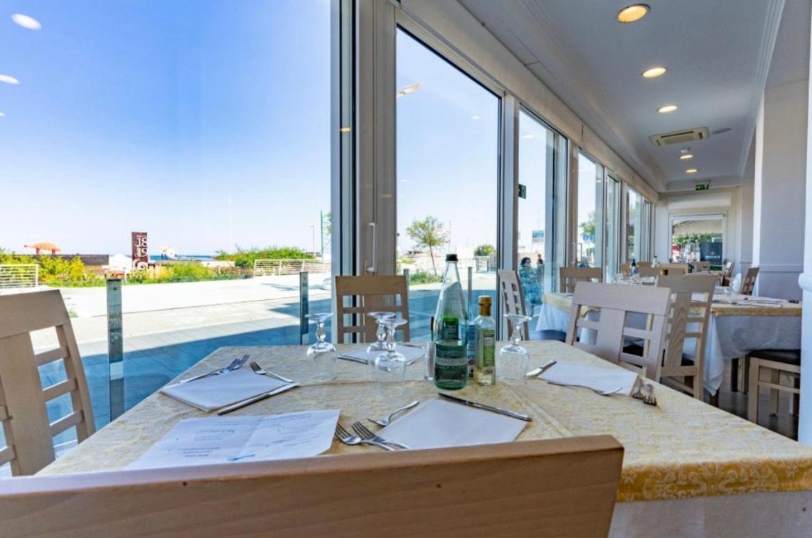 Hotel Bellevue Cattolica Zewnętrze zdjęcie