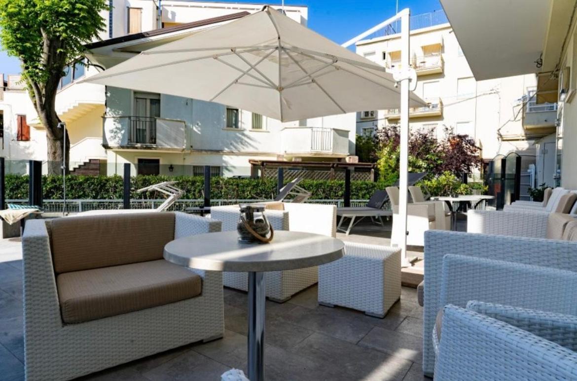 Hotel Bellevue Cattolica Zewnętrze zdjęcie