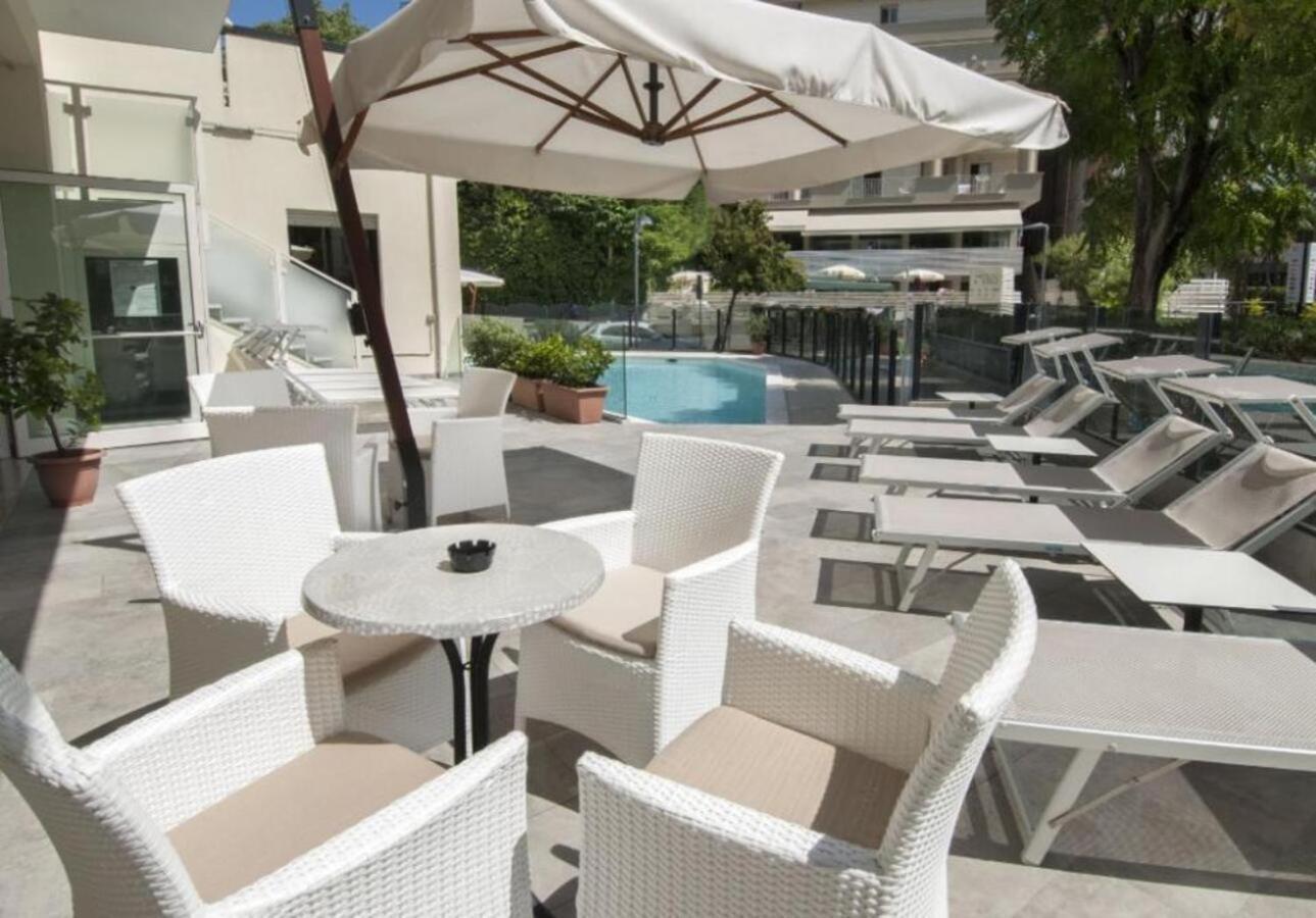 Hotel Bellevue Cattolica Zewnętrze zdjęcie
