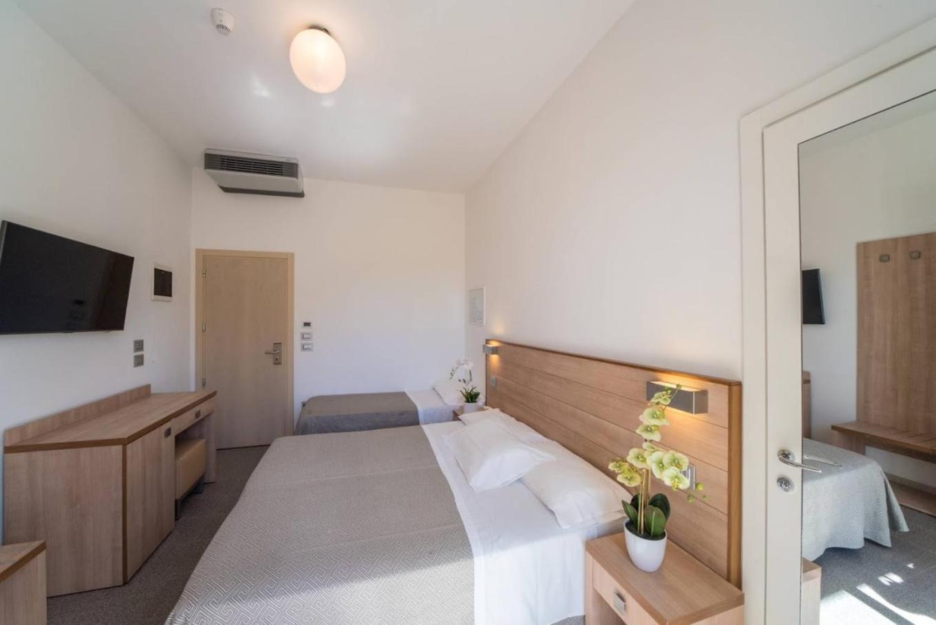 Hotel Bellevue Cattolica Zewnętrze zdjęcie