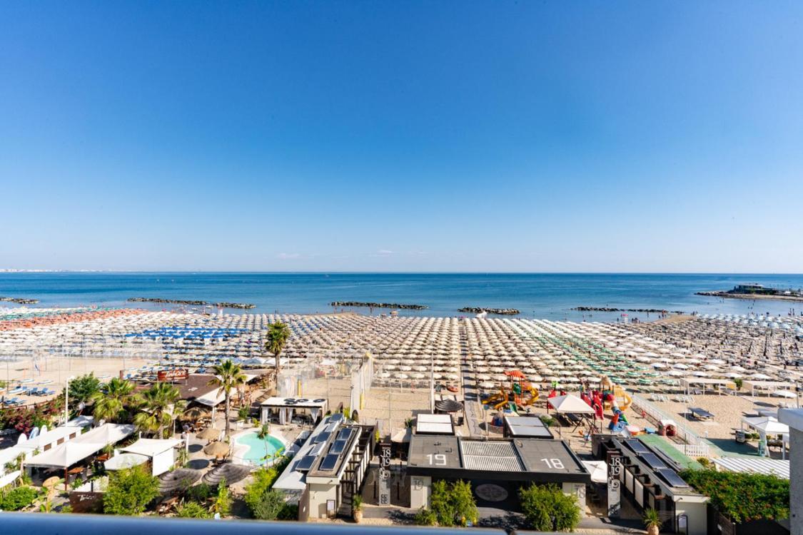 Hotel Bellevue Cattolica Zewnętrze zdjęcie