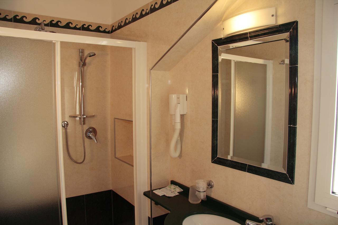 Hotel Bellevue Cattolica Zewnętrze zdjęcie